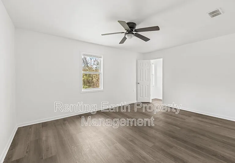 2129 13th St N — Photo 7