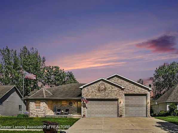 1812 Schoolhouse Rd, Lansing, MI 48917