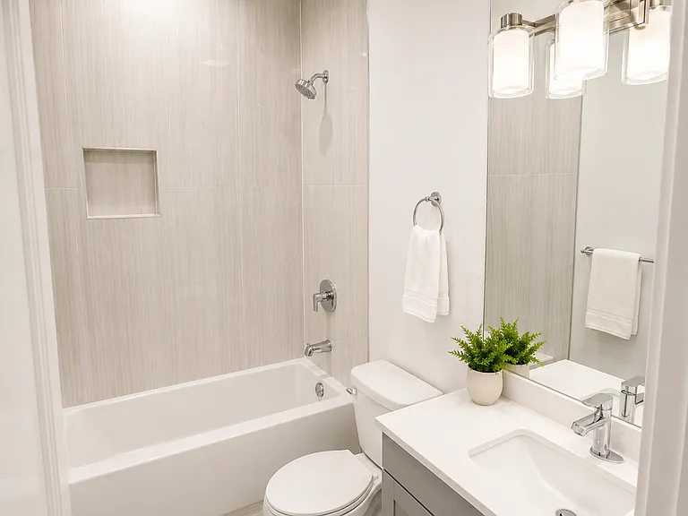 4542 S Saint Lawrence Ave #1A — Photo 5