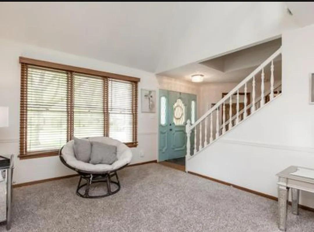 5 bed, 2705 sqft, $3,000 — Photo 4