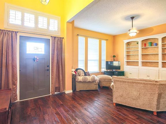 3rd image of 6805 Greenleaf Dr