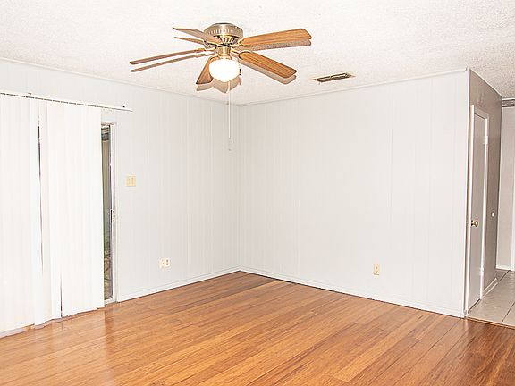 3rd image of 1602 Cimmarron St #B