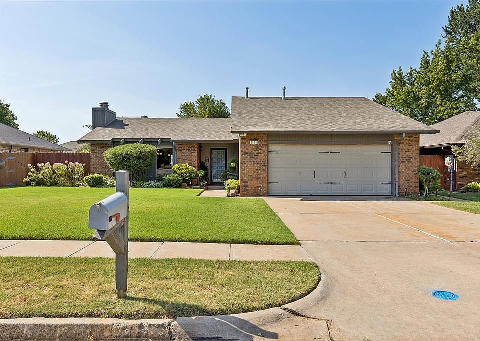 1st image of 2506 Countrywood Ln