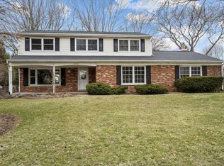 2333 Danbury Ct, Geneva, IL 60134