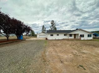 1858 Old Town Loop Rd, Oakland, OR 97462