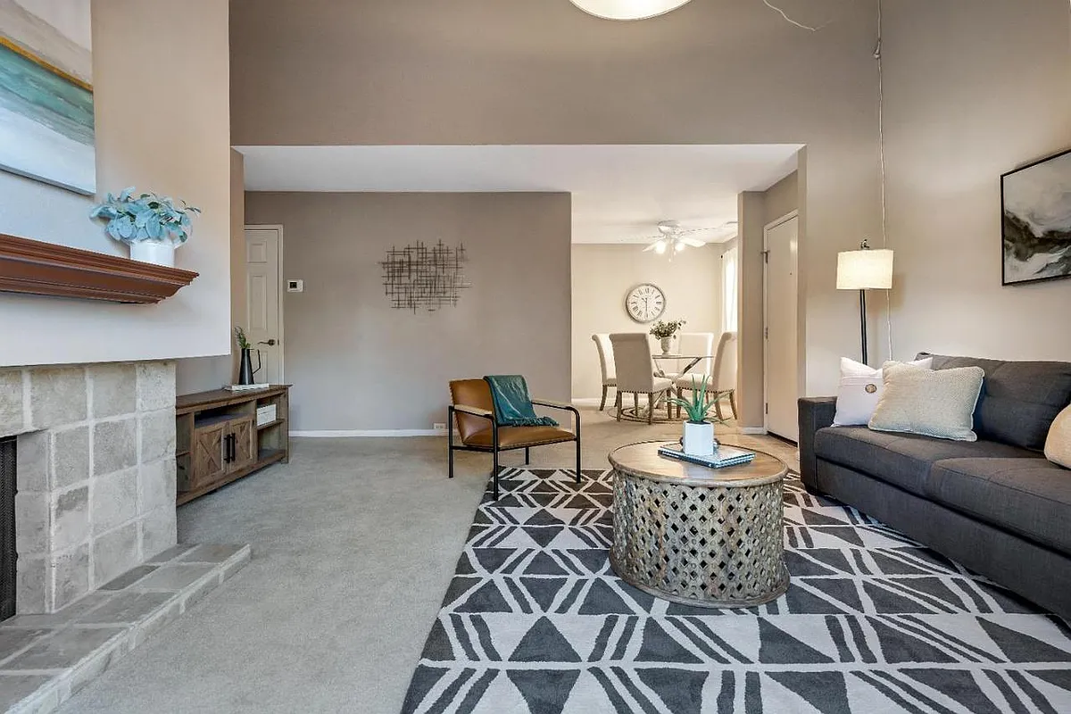 Building Photo - 539 Woodside Oaks #6
