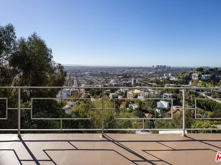 8580 Hillside Ave — Photo 11