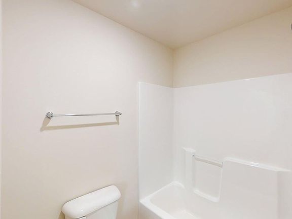 5th image of 304 Sandy Springs Drive