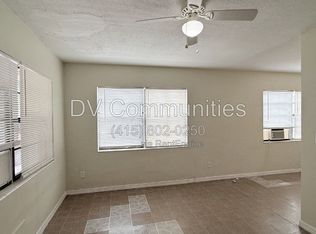 2404 10th St W #1, Bradenton, FL 34205
