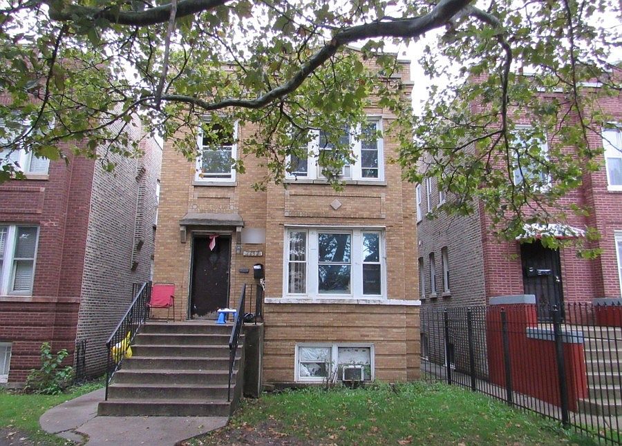 1st image of 2252 N Leamington Ave