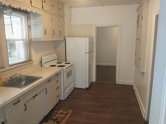 2nd image of 123 East Ave APT 1