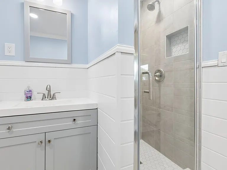 29 Adriatic Ave — Photo 19