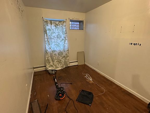 3rd image of 675 E 231st St APT 3