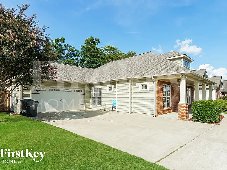 236 Stonecreek Pl — Photo 2