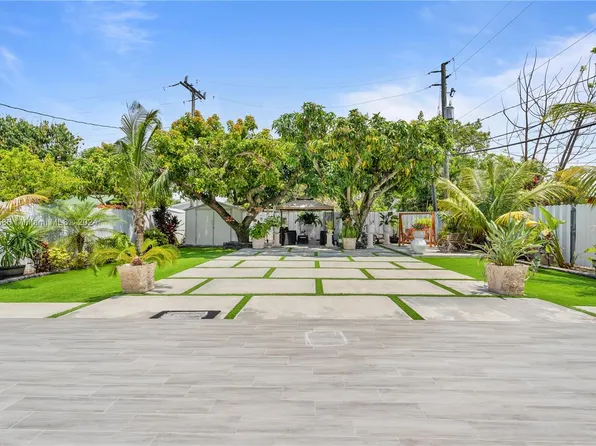 525 W 43rd Pl, Hialeah, FL 33012
