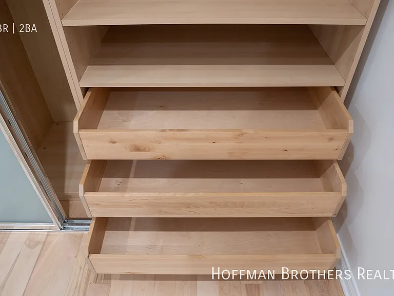 455 N Spaulding Ave — Photo 15