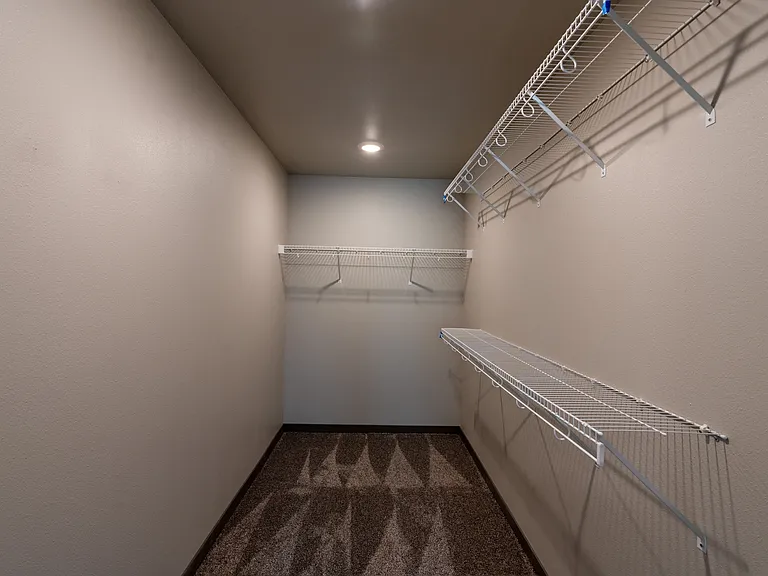 Fargo, ND Granger Court Apartments | Closet
