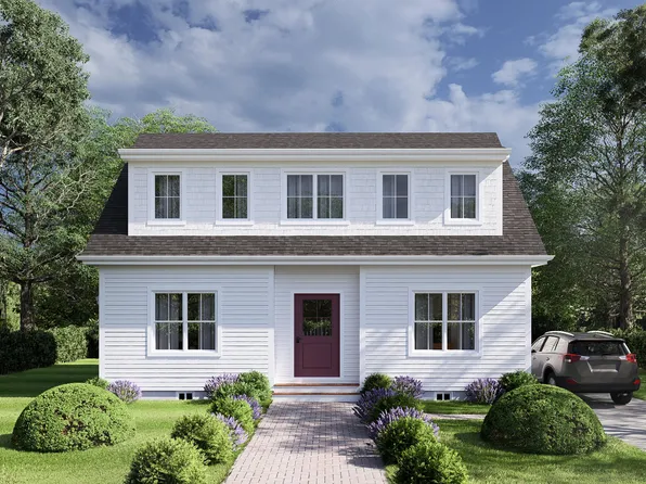 12 Wilson Avenue, Wells, ME 04090