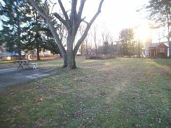 2nd image of 1985 Goshen Tpke