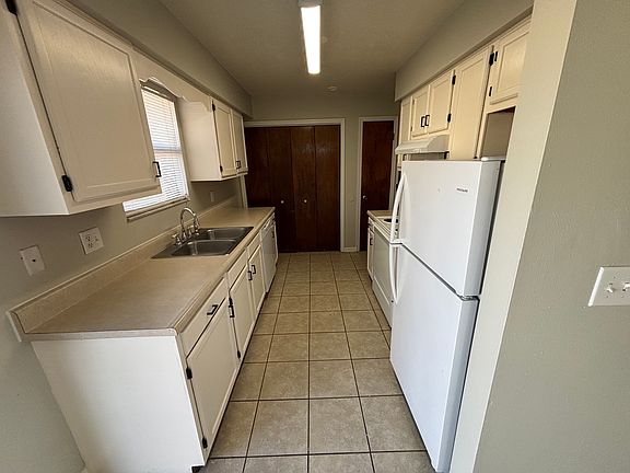 3rd image of 3849 NW Archer St APT 101