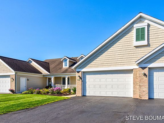 3rd image of 8878 N Peninsula Ct