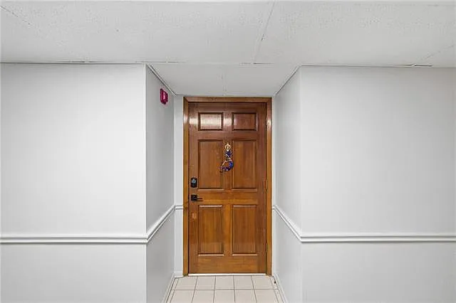 2 bed, 1.5 bath, 1050 sqft, $1,450 — Photo 2