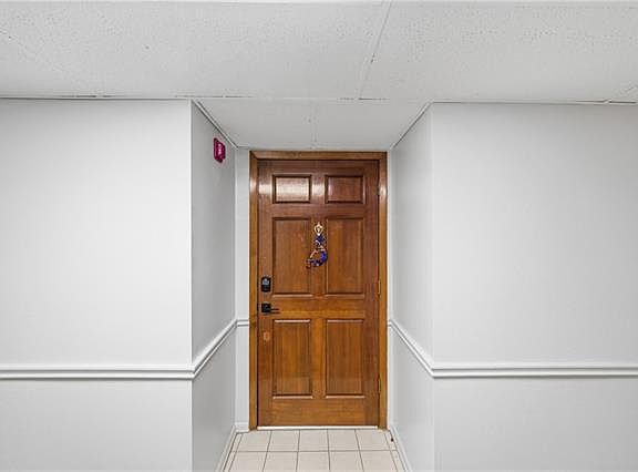 2nd image of 832L S Clearview Pkwy #415