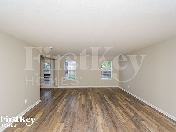 3rd image of 15490 Farmland Ct