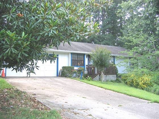 1st image of 303 Cindy Dr SE