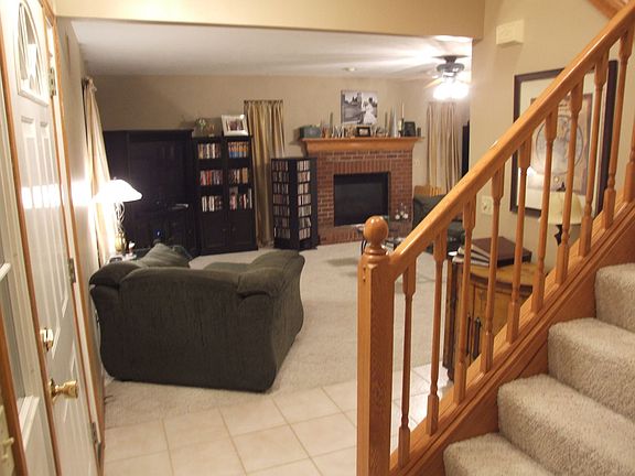 4th image of 1056 Oak St