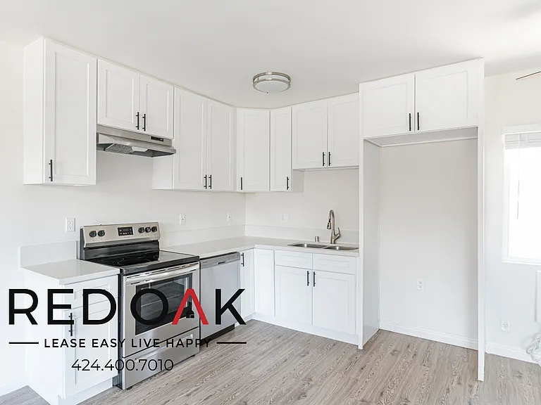 20414 Cohasset St #19 — Photo 4