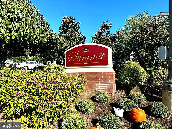 4th image of 6105 Hilltop Dr #10