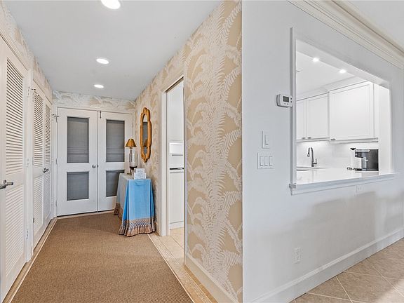 4th image of 550 Beach Rd APT 223