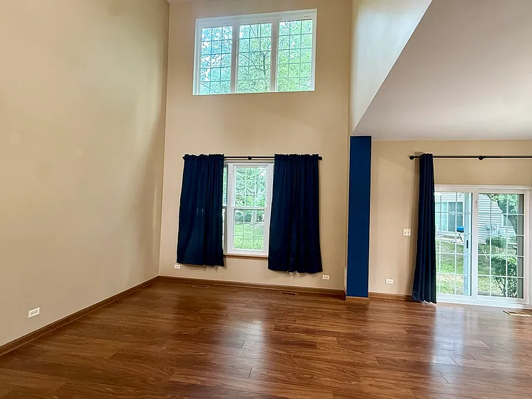 623 Shakespeare Dr — Photo 2