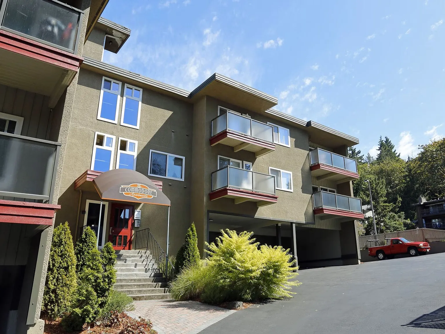 The Commodore Apartments — Photo 2