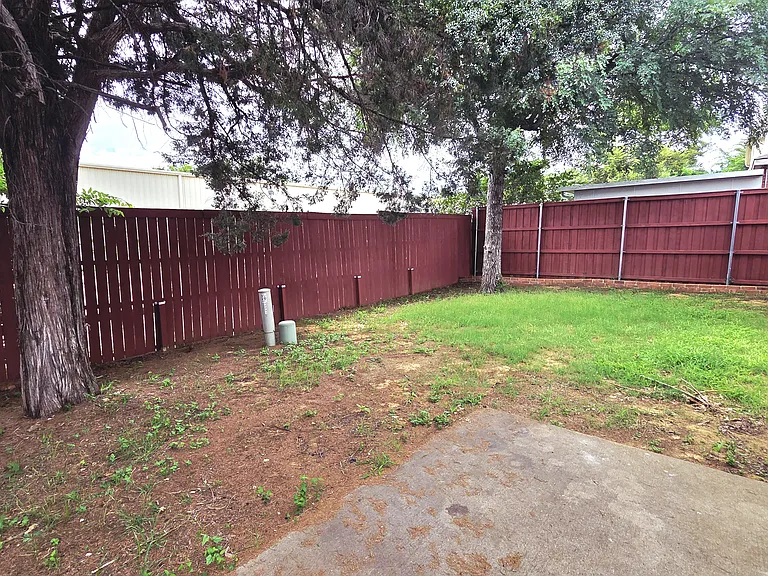 12783 Honey Locust Cir — Photo 25