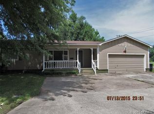 324 N Whitaker St, Pryor, OK 74361