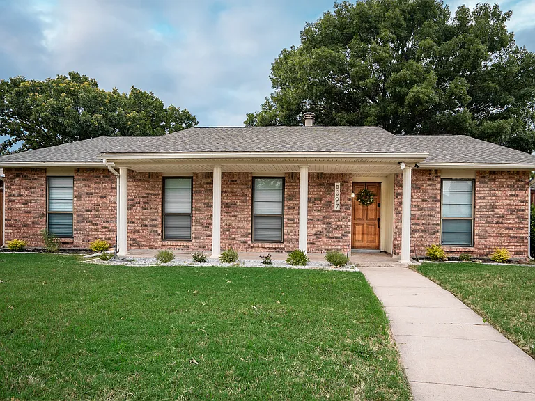 5097 Roberts Dr — Photo 2