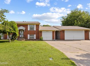 4609 Linger Ct, Louisville, KY 40272