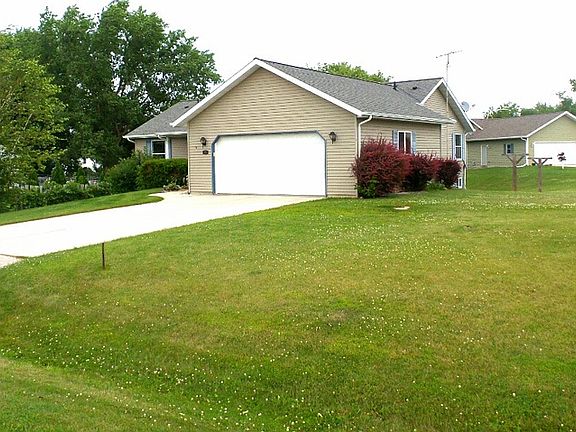 3rd image of 205 Mulberry Dr