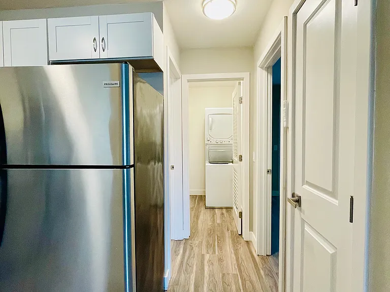 1x1- 650 SQFT