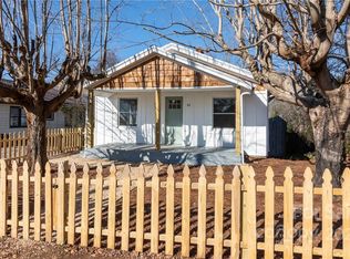 41 Green Oak Rd, Woodfin, NC 28804