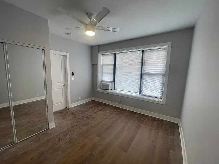 4393 N Elston Ave #4393-5 — Photo 2