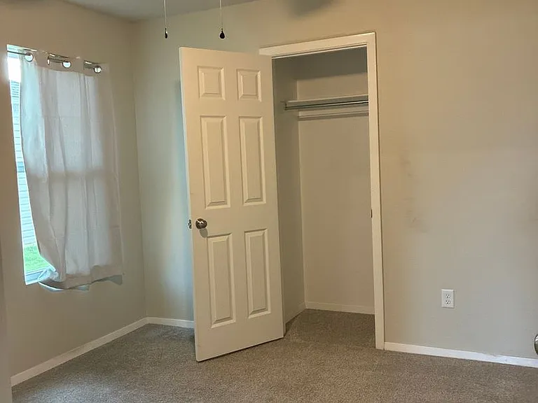 2600 S Silver St — Photo 13
