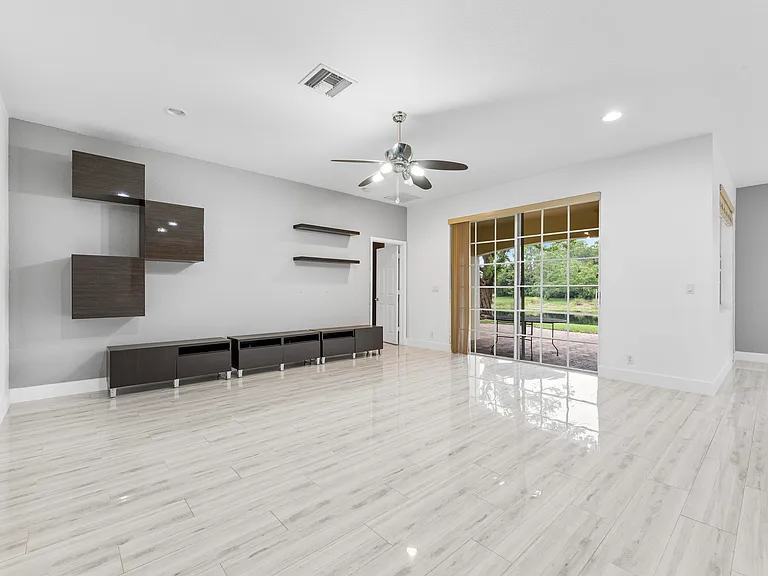 6752 Osage Cir — Photo 33