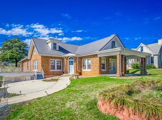 119 S Young St, Sparta, TN 38583