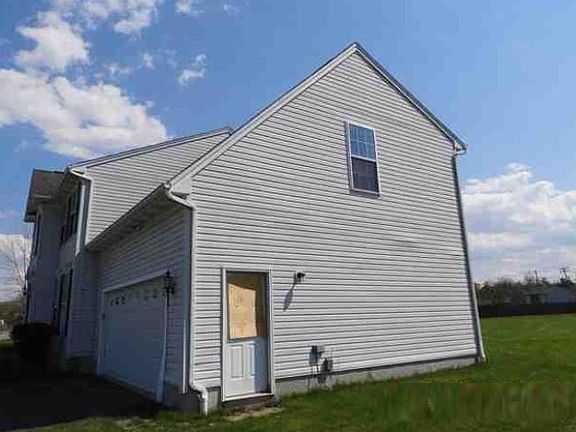 3rd image of 4 Cherokee Dr