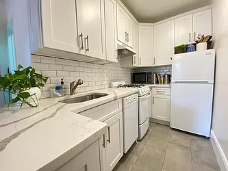 Rented by Harris Philip NYC