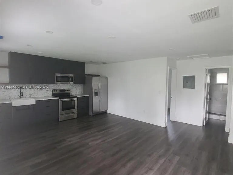 1864 NW 28th St #5 — Photo 12