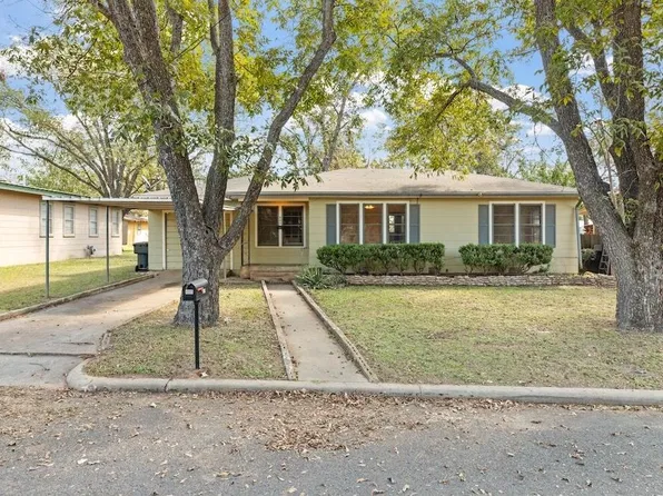 605 N Pine St, Fredericksburg, TX 78624